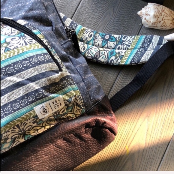 🌴🌼VOLCOM- BACKPACK🌼🌴 - Picture 2 of 8